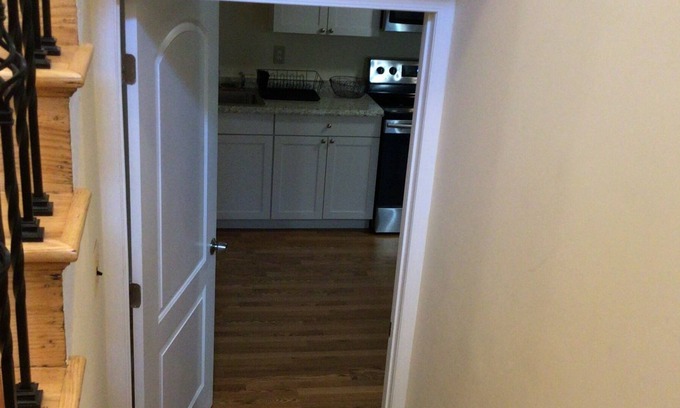 Fairfax House | Private, large suite close to DC,GMU,Inova ,metro.