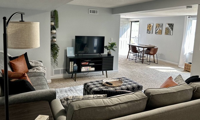 Pella Apartment | Private Level located in Pella, IA