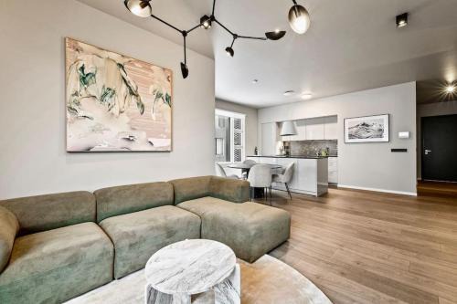 Downtown Apartment | Private Lux 2BR & 2BA City Center with Free Parking