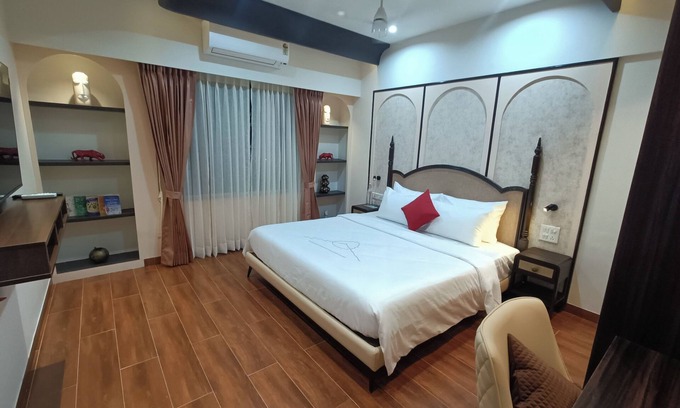 Aundh Apartment | Private Luxe 3BHK | 2 min Balewadi High Street | 5* Hygiene Protocol