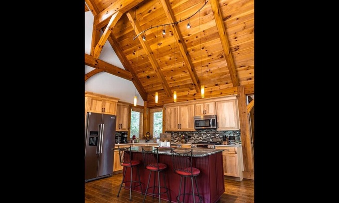 Ingles Cabin | Private, Luxurious, Lakefront Home 4BS12