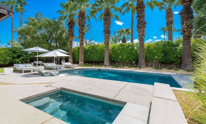 El Mirador House | Private, Mid-Century Home in Movie Colony with Saltwater Pool & Putting Green!