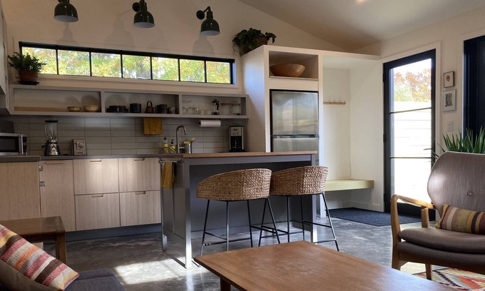 Beacon House | Private, modern carriage house. Great for couples!