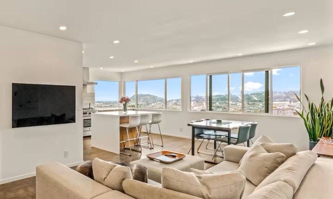 Bernal Heights House | Private Modern House: Stunning Views & Backyard