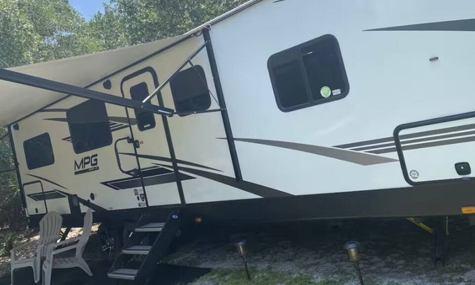 Braden River House | Private Modern RV!