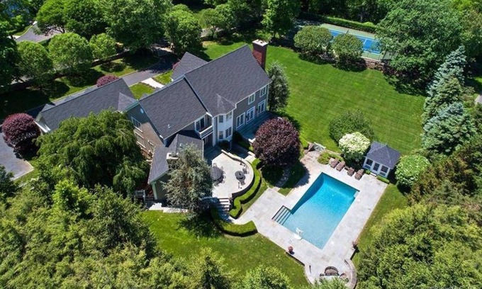 New Canaan House | Private New Canaan Compound