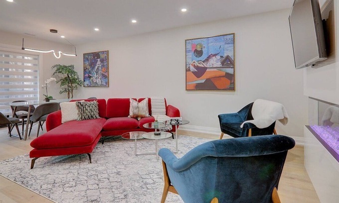 Midtown Toronto Apartment | Private Oasis in the Annex 2000 sq ft of Luxury
