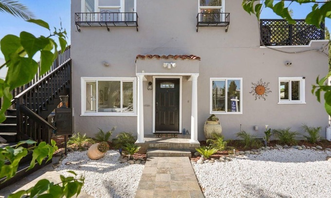 Centennial Apartment | Private one bedroom top unit walking distance to downtown