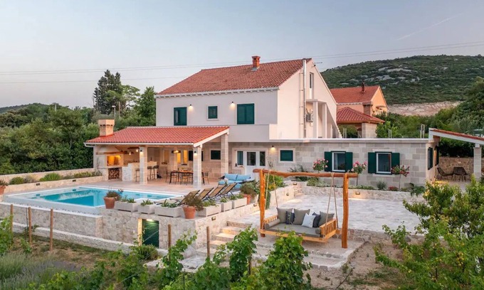 Zaton Doli Apartment | Private pool apartment in Ston