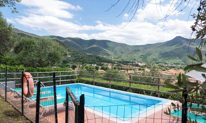 Calci Villa | PRIVATE POOL - FARMHOUSE FATTORIA LA PIEVE - VILLA OLEANDRO, 8 Km from Pisa