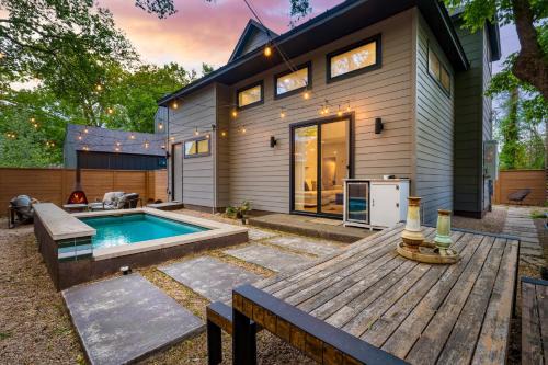 Holly House | Private Pool Firepit Patio Steps to East Austin Dining Music Art Murals