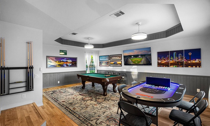 Grand Prairie House | Private pool, game room minutes from AT&T, Globe Life and 6 flags.