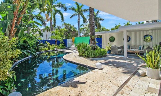 Ringling Estates House | Private Pool & Hot Tub, Lido Key Beach, St Armands, Seagulls Shore