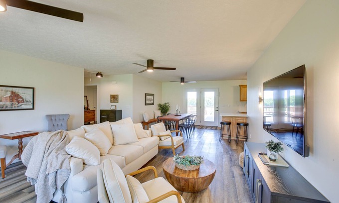 Cedar Hill House | Private Pool & Hot Tub: Expansive Cedar Hill Home