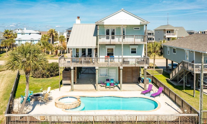 Pirates Beach House | Private Pool, Large Patio & Spacious Interior - Beachside Beauty!