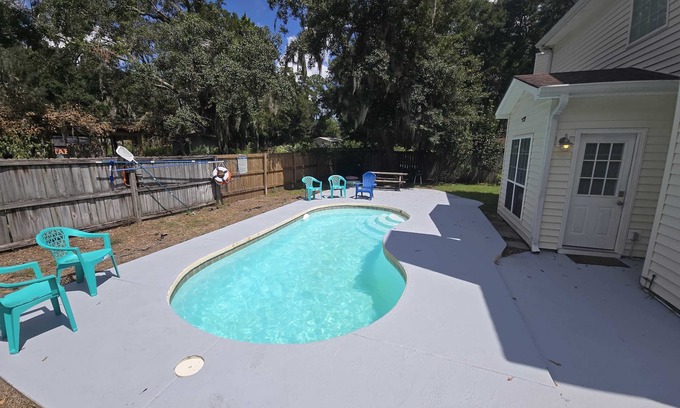 Savannah House | Private Pool, Mins to Savannah-Peachy Pied-à-Terre