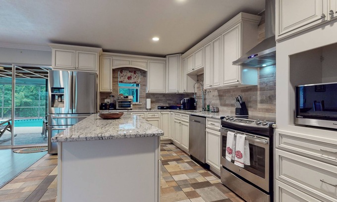 Melbourne House | Private Pool | Pet-Friendly | Private Backyard | FMEL2