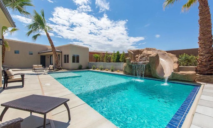 Hurricane House | Private Pool-Pickleball-4 King Suites-Sleeps 28 - Sand Hollow Springs