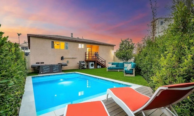 La Playa House | Private Pool & Spa/Fenced yard/Pet friendly/Walk to village/Close to beach