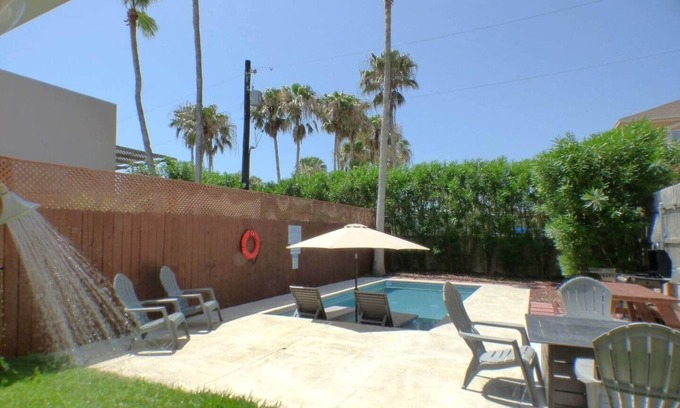 South Padre Island House | Private Pool w Barbecue in Private Backyard