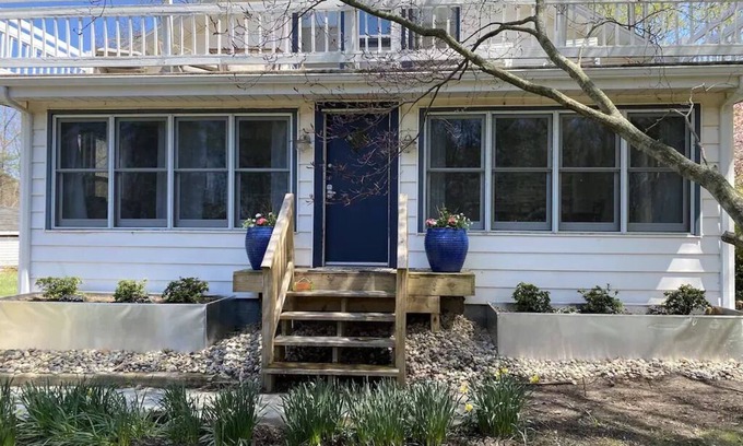 Riverside House | Private Property, Sleeps 8, North of St. Joseph