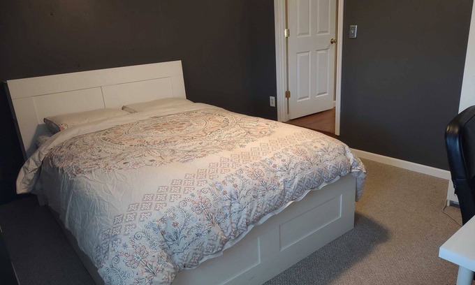 Liberty Apartment | Private Queen Bedroom w Private Entrance
