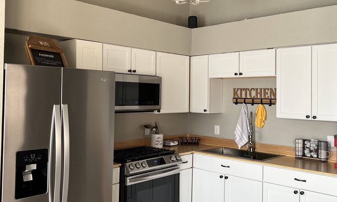 El Paso House | Private, Quiet & Cozy *2BR/1BA *Owner Managed *Sleeps 5 *Fully Remodeled
