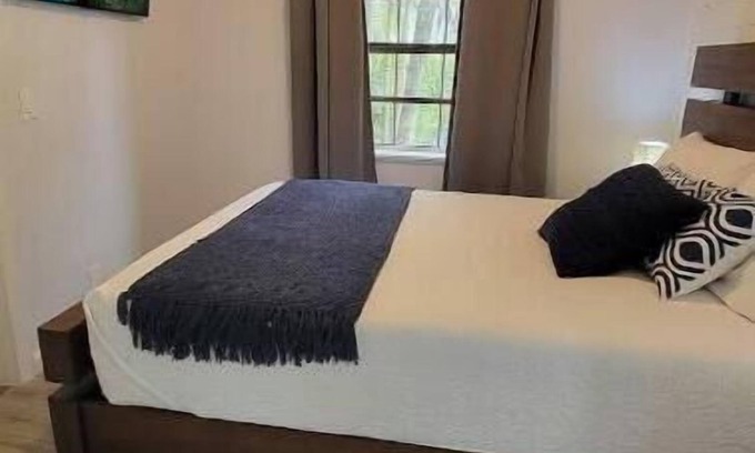 Weston Apartment | Private Relaxing Studio - Weston