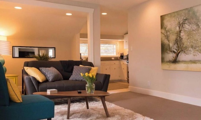 Queen Anne Apartment | Private retreat on historic Queen Anne Hill