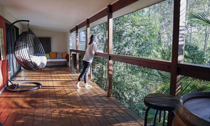 Tegerin House | Private Retreat short stroll to the lake! Best suit for Family & Business trips!