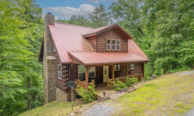 Lake Lure Cabin | Private Riverfront Cabin/lake/beach/river/waterfall/pets