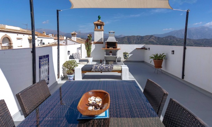 Cutar House | Private Rooftop Terrace with Panoramic Mountain Views. Perfect Chill Out Space.