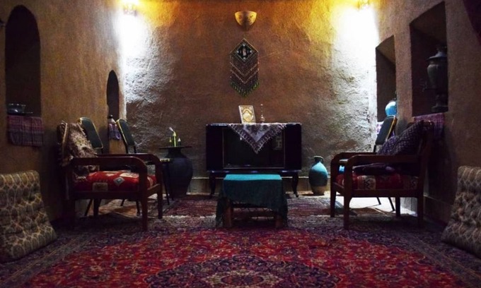Ashkez̄ar Resort | Private room ∙ 4 guests