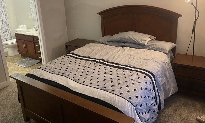 Elkridge Apartment | Private Room and Bath Elkridge MD. Only Kitchen and living room area are shared