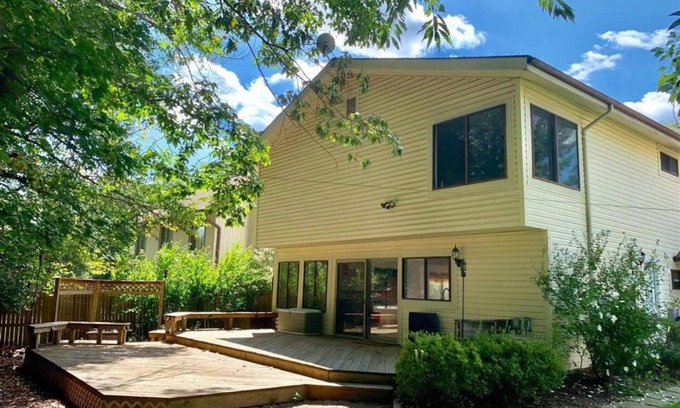 Gaithersburg House | Private room&bath in shared SFH/ 10 mins to Shadygrove metro