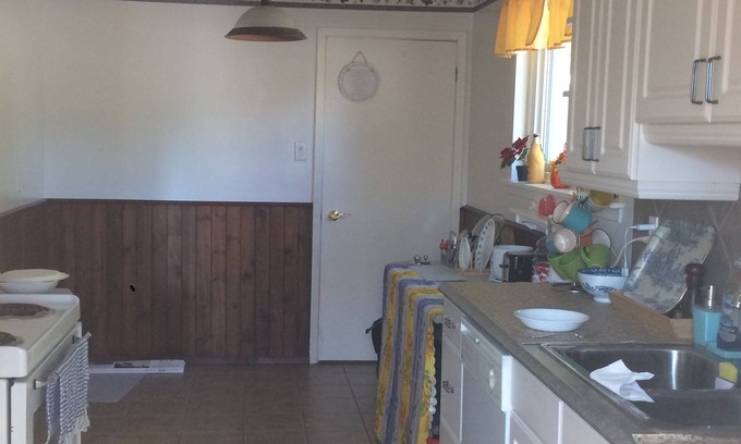 Clarkson-Lorne Park House | Private room for Females single occupancy