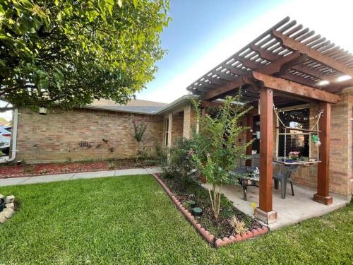 West Dallas House | Private room in Dallas