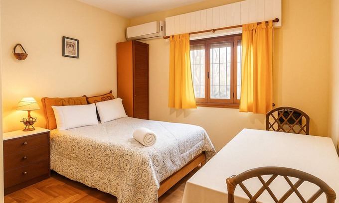 Martinez House | Private room in residential house