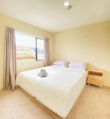 Ranui House | Private Room in West Auckland