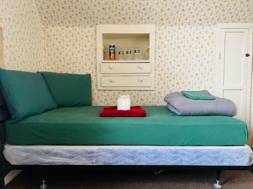 Hartford House | Private Room Minutes from Downtown A