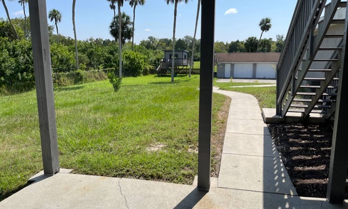 New Port Richey Apartment | Private room with private entrance, kitchenette, shared pool in New Port Richey
