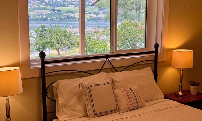 Central Okanagan House | Private Room with Lake View | Walking distance to Wood Lake