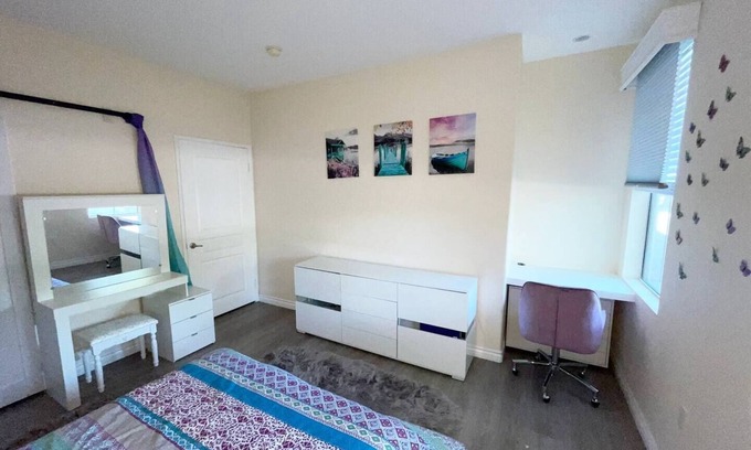 Airport Area Condo | Private room with private bathroom near UCIn