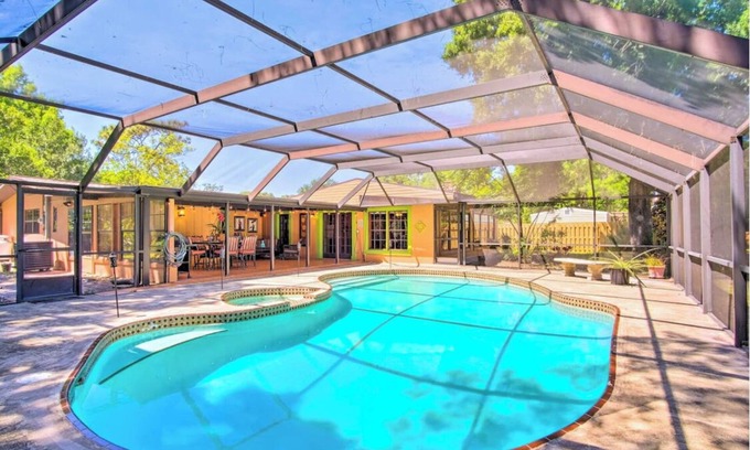 Interchange Square House | Private Saltwater Pool, Close to Beaches. Lush, Cozy, Music Retreat!