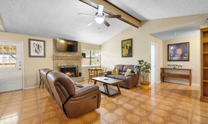 Great Northwest House | Private San Antonio Getaway Near SeaWorld!