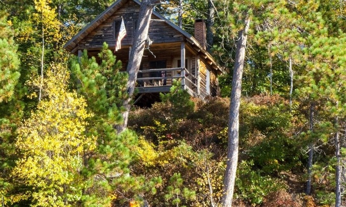 Denmark Cabin | PRIVATE SANDY BEACH ON HANDCOCK WITH VIEWS OF MT. WASHINGTON