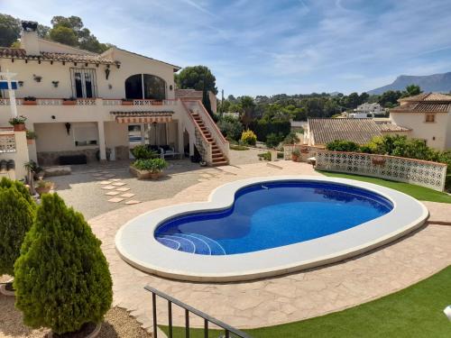 Urbanitzacio la Fustera House | Private/separate floor apartment in a villa near beach