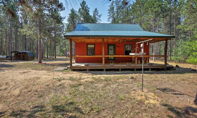 South Boardman House | Private South Boardman Cabin on 10 Forest Acres!