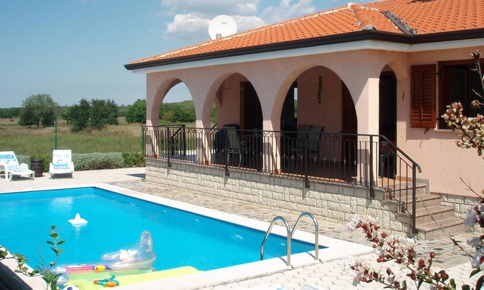 Dracevac Villa | Private South-Facing Pool. Village Location. Near Beaches. AirCon/WiFi.