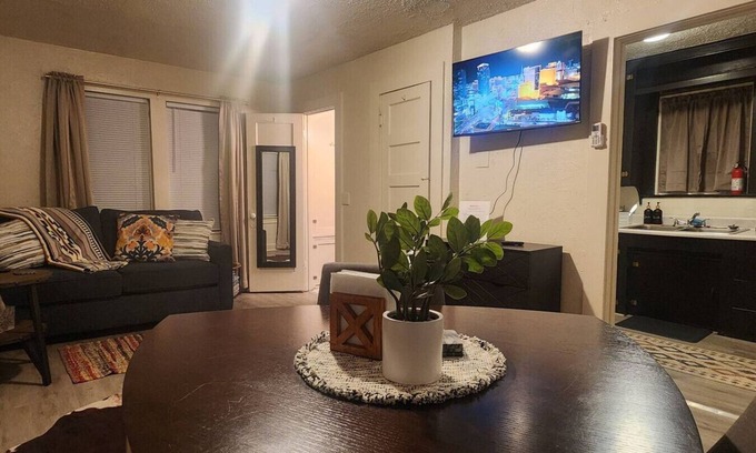 San Angelo House | Private Studio: Cozy & Efficient